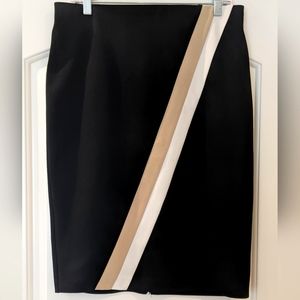 EUC Vince Camuto Black Pencil Skirt with Tan and White Diagonal Stripe